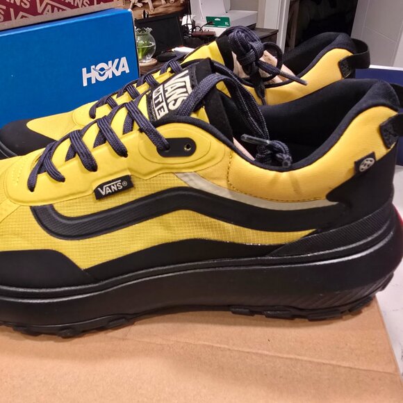NEW VANS MTE Crosspath Yellow Black Hiking Shoes Men's 12 VN000CVUYLW NEW - Picture 6 of 10
